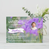 Fleur sauvage violette Invitation d'anniversaire p (Debout devant)