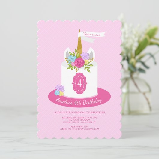 Fleur Unicorn Cake Anniversaire Fête Invitation (Debout devant)