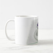 Fleur violette blanche dans une tasse (Gauche)