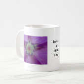 Fleur violette de Mug avec le texte : "Bonne journ (Devant gauche)