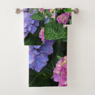 Fleurs assez pourpres et roses d'hortensia