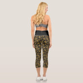 Fleurs baroques d'or sur Leggings Capri noirs (Verso)