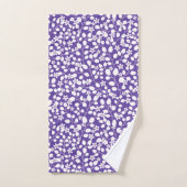 Fleurs blanches et branches florales ultra violet (Serviette à main)