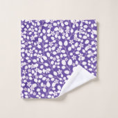 Fleurs blanches et branches florales ultra violet (Gant de toilette)