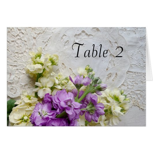 Fleurs blanches et violettes sur dentelle ancienne (Devant Horizontal)
