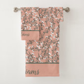 Fleurs blanches roses vertes monogrammées  (En situation)