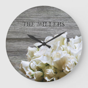 Fleurs blanches rustiques Horloge personnalisée
