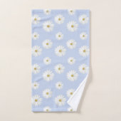 Fleurs blanches sur fond bleu clair (Serviette à main)