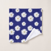 Fleurs blanches sur fond bleu marine (Gant de toilette)