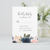 Fleurs Blush & Navy | Carte RSVP simple blanche (Debout devant)