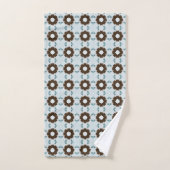 Fleurs brunes et blanches à motif géométrique (Serviette à main)