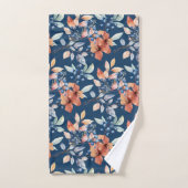 Fleurs d'aquarelle et baies sur bleu marine (Serviette à main)