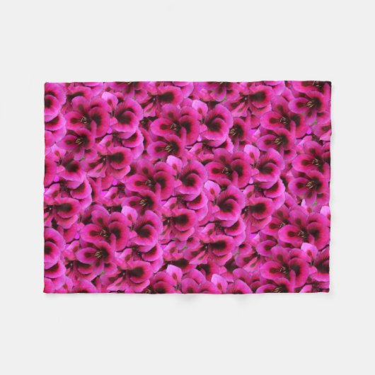 Fleurs De Géranium Magenta, Petite Couverture En T (Devant (Horizontal))