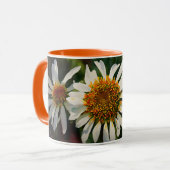 Fleurs de marguerite dans un jardin Floral Art Mug (Devant gauche)