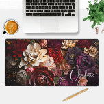 Fleurs de papier modernes colorées Nom personnalis<br><div class="desc">Colorful Modern Paper Flowers Calligraphy Script Nom personnalisé Le Mat de bureau propose des fleurs de papier vert, rouge, rouge, vert et bordeaux avec votre nom personnalisé dans un élégant script de calligraphie moderne. Un cadeau parfait pour la famille et les amis pour l'anniversaire, Noël, Fête des Mères, Grands-parents, soeur,...</div>