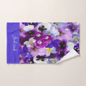 Fleurs de pensée violettes bleues blanches à monog (Serviette à main)