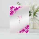 Fleurs d'orchidées Élégant numéro de table de mari (Debout devant)