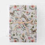 Fleurs et oiseaux enveloppant du papier (En situation)