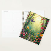 Fleurs et papillon dans une forêt tropicale enchan (Devant avec enveloppe)