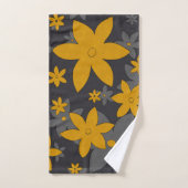 Fleurs jaunes moutarde sur gris foncé et vignes (Serviette à main)