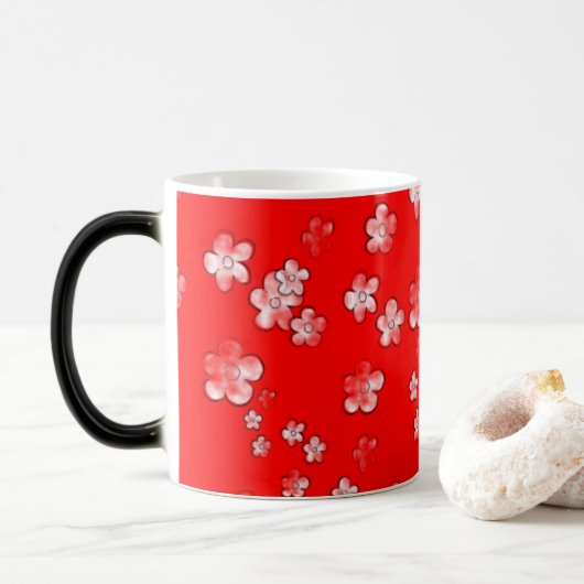 Fleurs joyeuses - Rouge - Belle Mug de café (Avec donut)