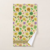 Fleurs modernes chic et texte sur Champagne Beige (Serviette à main)