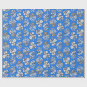Fleurs monochromes sur papier cadeau bleu vif (Plat)