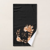 Fleurs noir marron et pêche avec monogramme (Serviette à main)