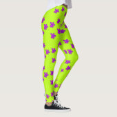 fleurs peintes sur des leggings verts (Droite)