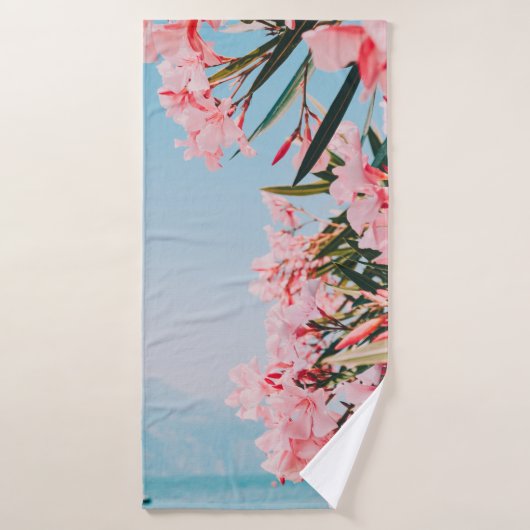 Fleurs pétales roses et blanches (Serviette de bain)