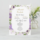 fleurs pourpres Quinceanera invitation (Debout devant)