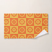 Fleurs rétro hippies sur damier jaune orange (Serviette à main)