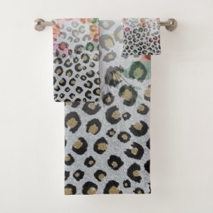 Fleurs roses Empreintes de léopard noires en argen