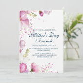 Fleurs roses Fête des mères Brunch Invitation (Debout devant)