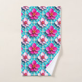 Fleurs roses sur fond bleu géométrique (Serviette à main)