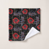 Fleurs rouges sur le noir. (Gant de toilette)