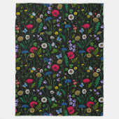 Fleurs sauvages sur couverture en toison noire (Devant)