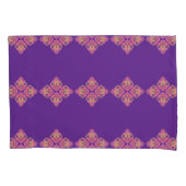 Fleurs sur taie d'oreiller violette (devant-gauche)
