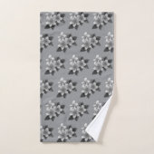 Fleurs tropicales chic sur gris argenté (Serviette à main)