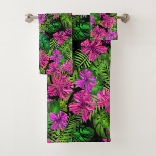 Fleurs tropicales et plantes en noir