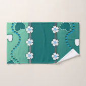 Fleurs turquoises et blanches Coeurs Serviette (Serviette à main)