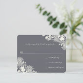 Fleurs vintages Charcoal Grey Wedding RSVP (Debout devant)