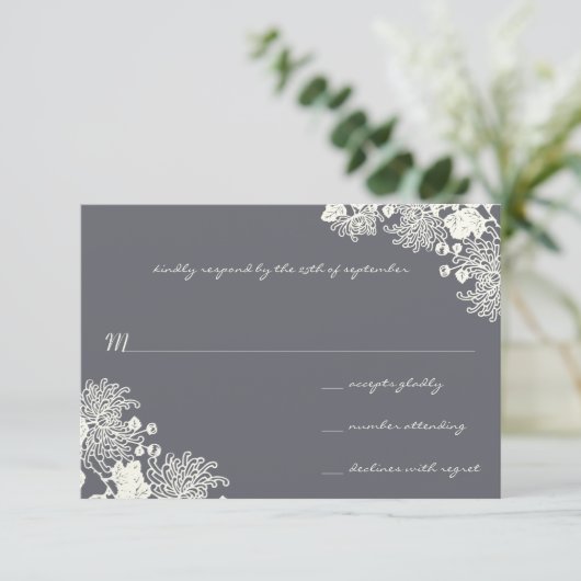Fleurs vintages Mariage gris Chacoal RSVP (Debout devant)