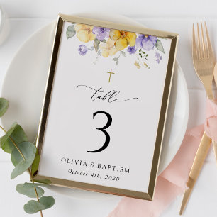 Fleurs violettes et jaunes, numéros de table de ba