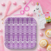 Fleurs Violettes Prospèrent sur Assiette en Papier (Fête)