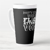 Flight Attendent Voice Pun Joke Latte Mok (Linkerhoek)