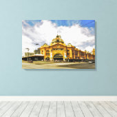 Flinder's Street Station 24" x 16" Canvas Afdruk (Insitu (Houten vloer))