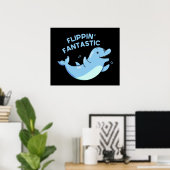 Flippin Fantastic Funny Dolphin Pun Dark BG Poster (Thuiskantoor)