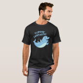 Flippin Fantastic Funny Dolphin Pun Dark BG T-shirt (Voorkant volledig)