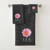 Floating Pink Lotus Flowers (En situation)